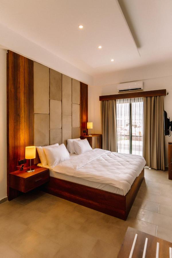 ניקוסיה Cezar'S Airport Hotel מראה חיצוני תמונה
